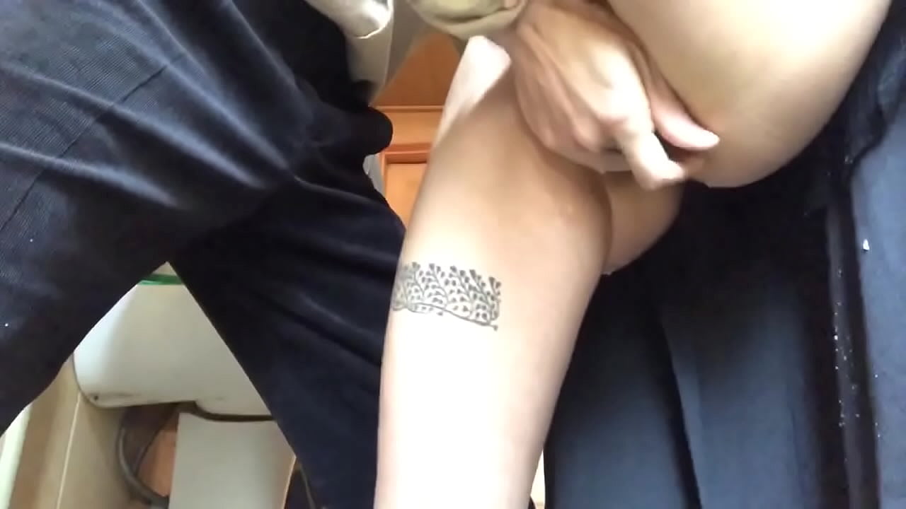 შპრიცი სკოლის აბაზანაში, ნამდვილი ქაფიანი ორგაზმი - ჩემმა მასწავლებელმა ყველაფერი გააკეთა