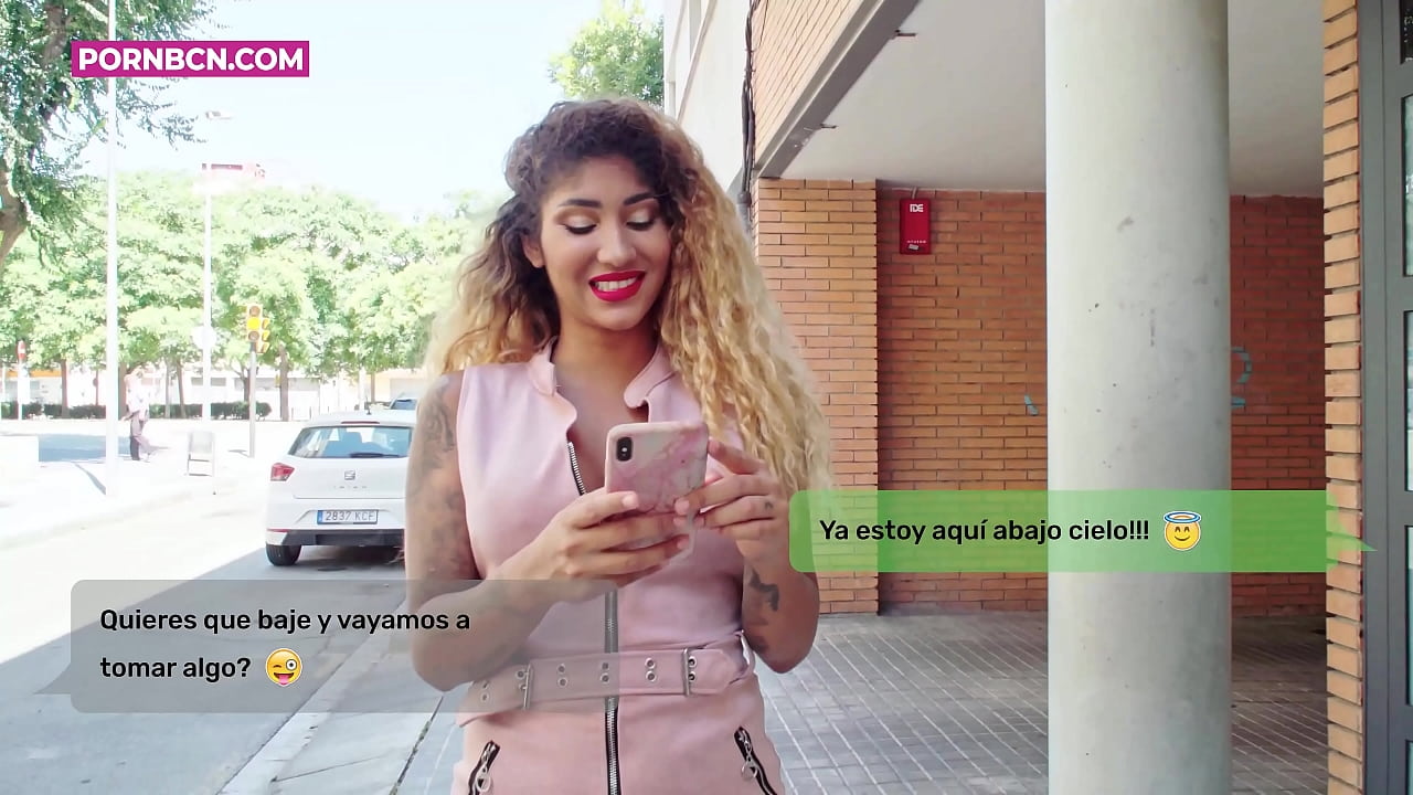 მოღალატე ცოლი აპირებს ძლიერად გაურბოს თავის ახალგაზრდა საყვარელს, სანამ მისი ქმარი მუშაობს. ლათინო ძუძუებით და დიდი უკანალით. ვენერა აფროდიტე.